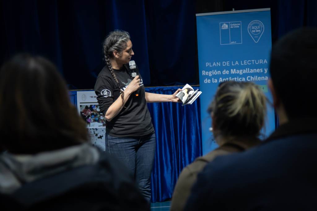 INACH presenta segunda edición del libro “Antártica en cifras” en provincias de la región de Magallanes y Antártica&nbsp;Chilena