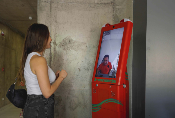El Conserje Remoto que entrega a los edificios mayor seguridad y mejora la experiencia de la&nbsp;comunidad