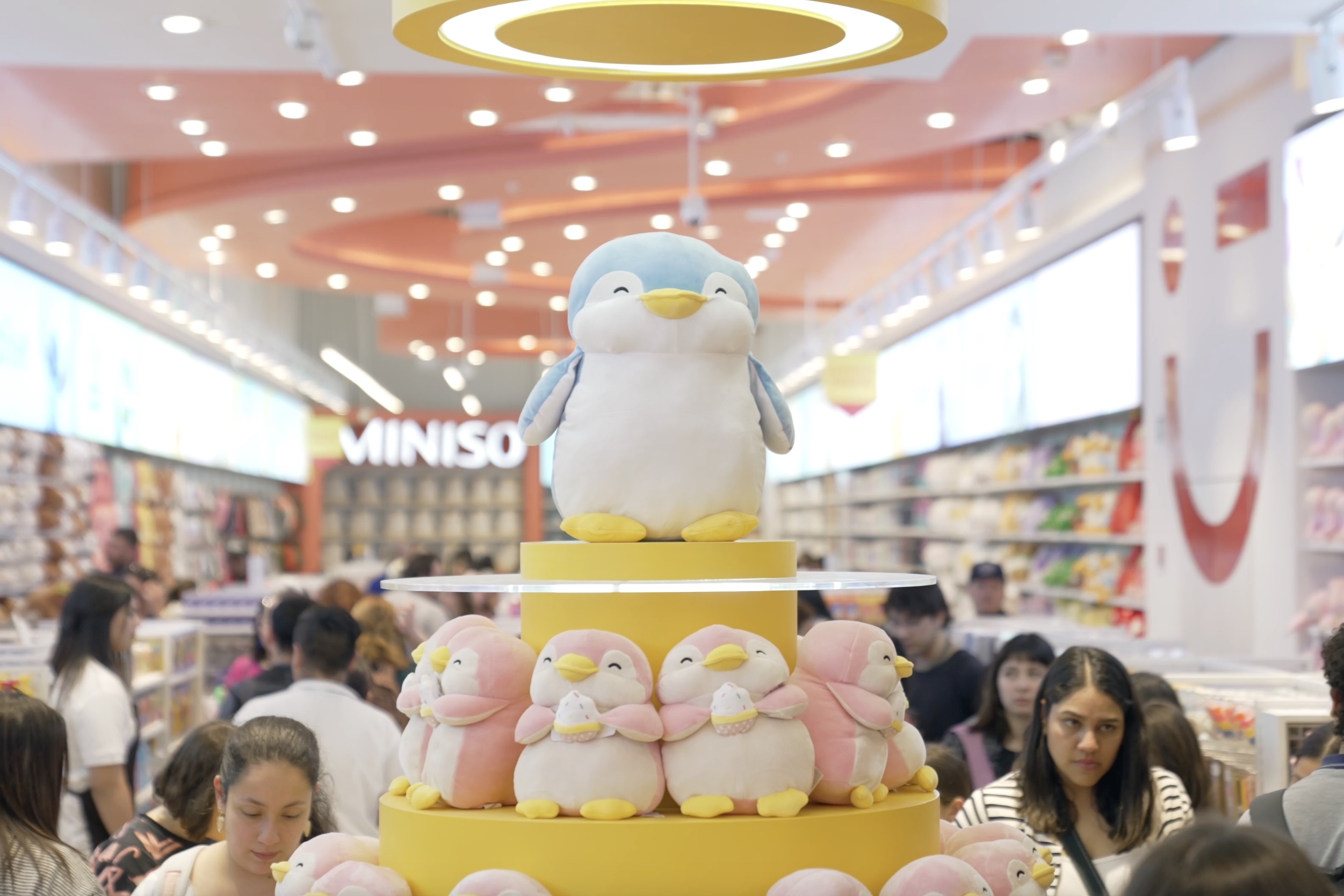 Llega a Chile la primera tienda insignia de MINISO en Latinoamérica.