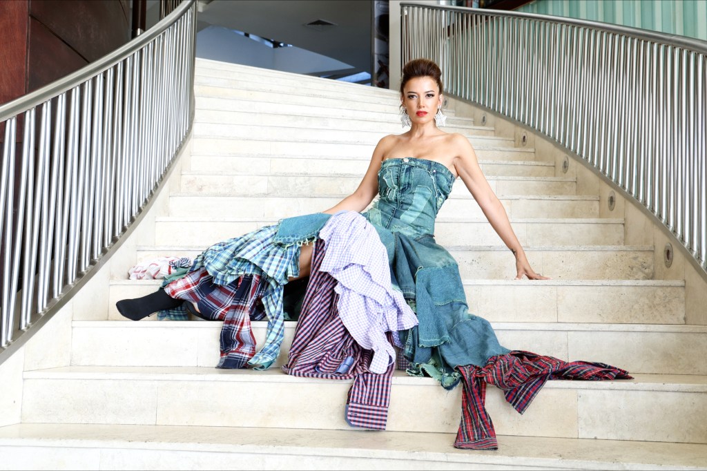 El increíble vestido sustentable que utilizó Yamila Reyna en el Festival de Viña del Mar obtuvo un premio&nbsp;Eikon.