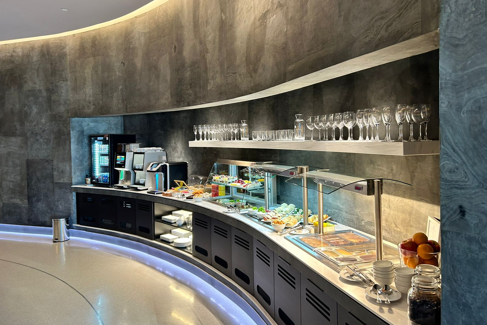 Banco de Chile inaugurará cuatro salones VIP en el Aeropuerto Internacional de Santiago.