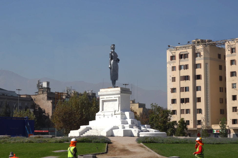 Monumento Elena Caffarena