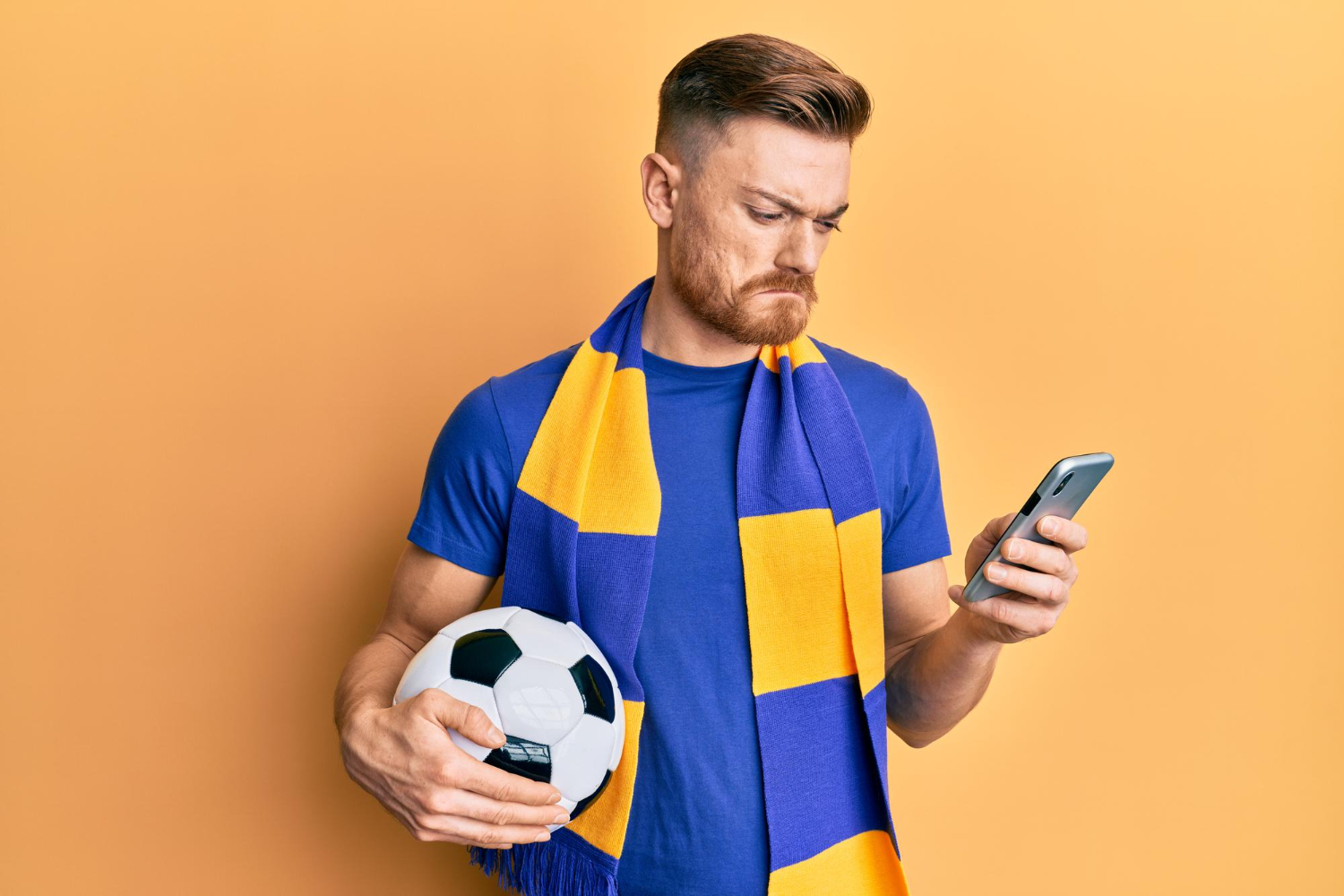 Álbum del mundial de fútbol seconvierte en anzuelo de estafa enAmérica Latina